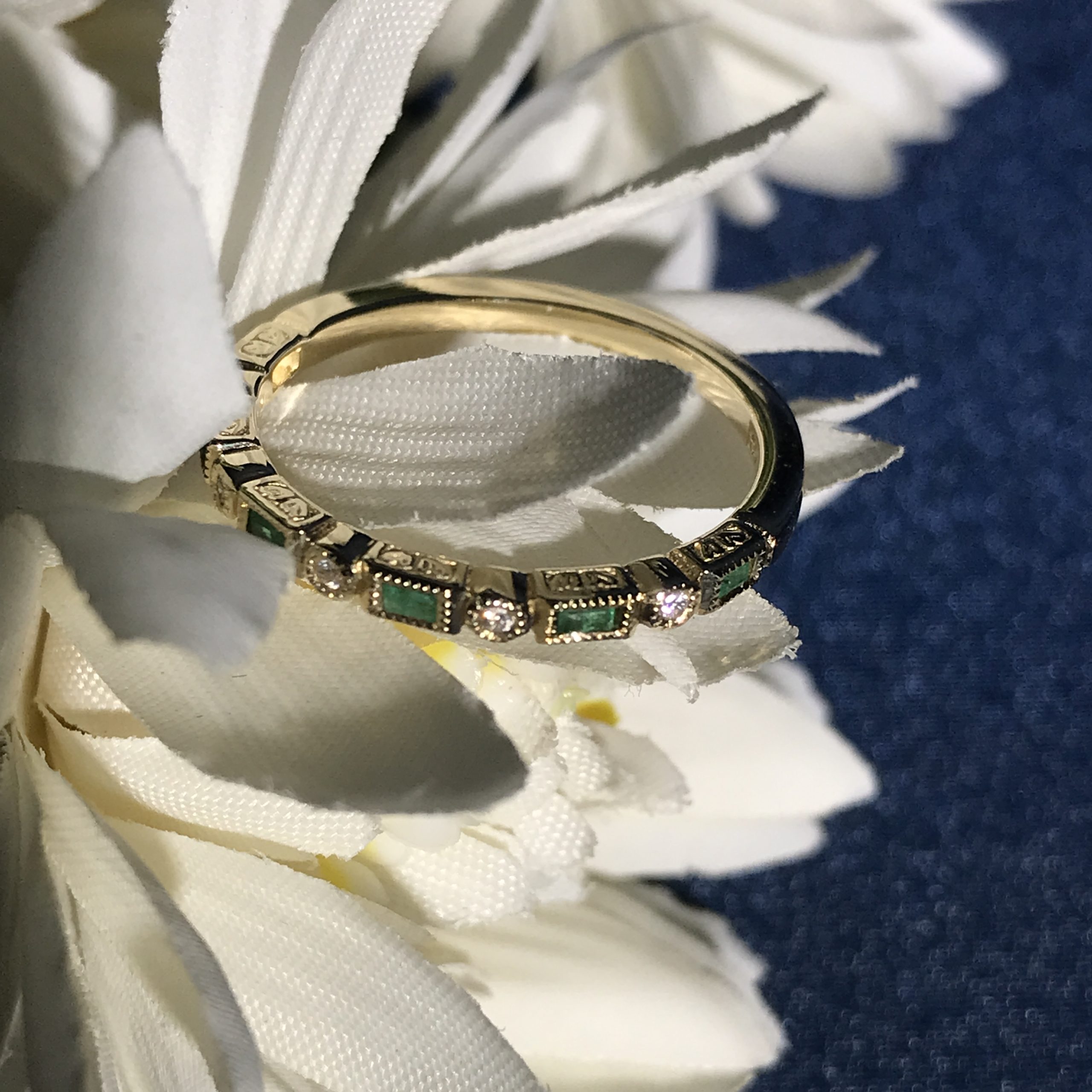 R2061 D-E9 L2312B 01 Emerald and Diamond Art Deco Style Band Ring