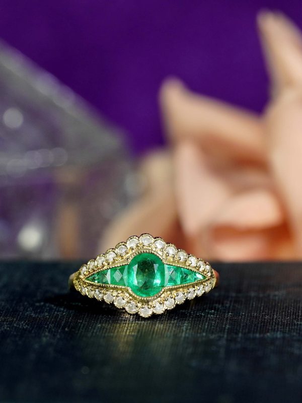 Emerald and Diamond Art Deco Style Ring - Image 5
