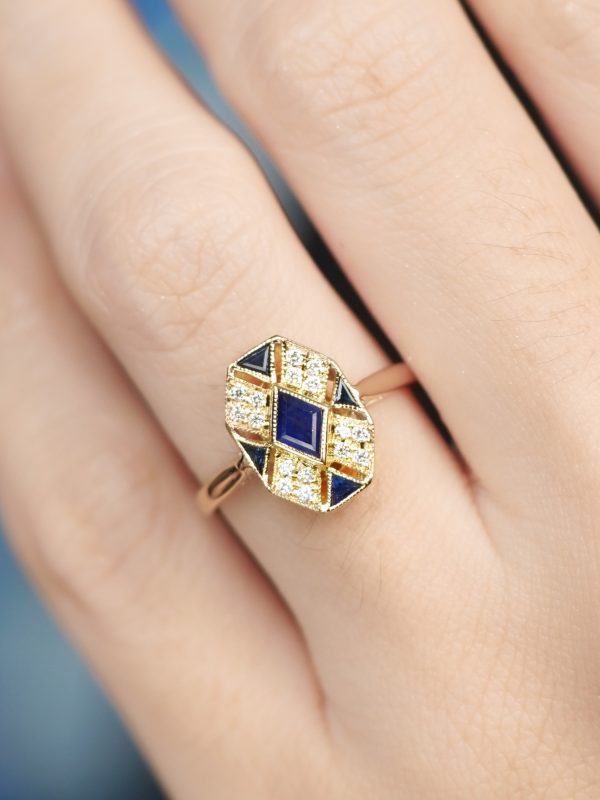 Blue Sapphire and Diamond Art Deco Style Cluster Ring - Image 3