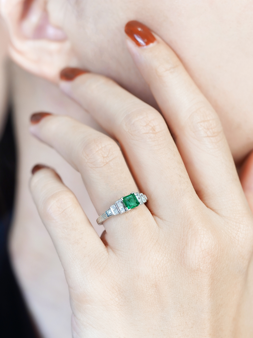 R2049 NE-CZ L2609OB 02 Square Cut Emerald Diamond Engagement Ring