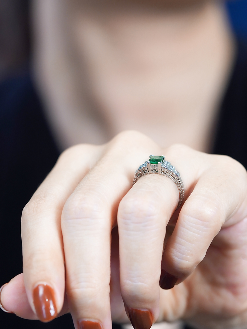 R2049 NE-CZ L2609OB 03 Square Cut Emerald Diamond Engagement Ring