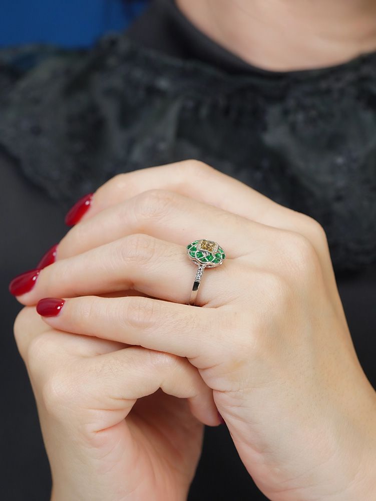 asscher-citrine-emerald-diamond-ring-art-deco-style-14k-gold-on-body-side-distant Citrine Emerald Art Deco Style Ring on Body Side Distant