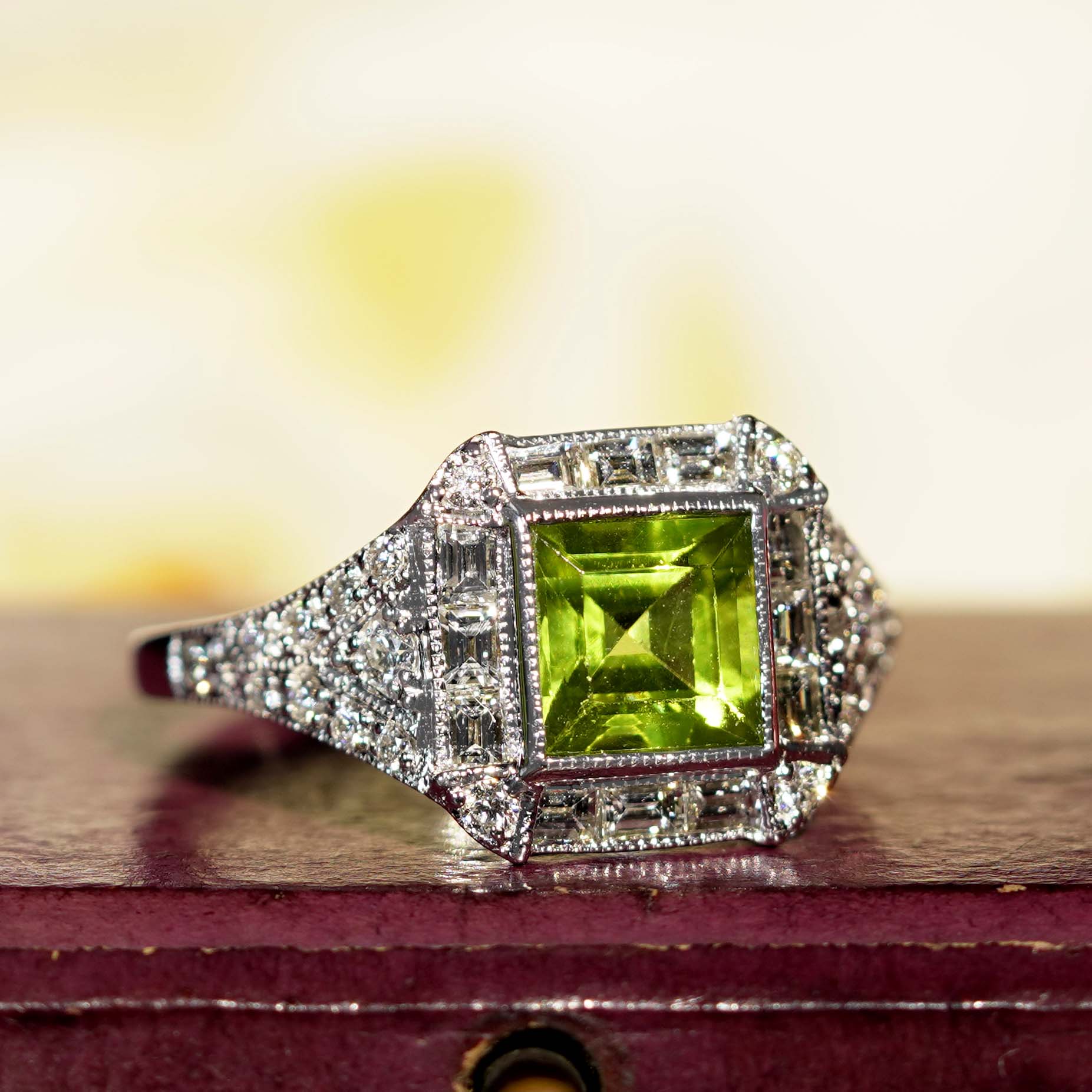 princess-peridot-diamond-ring-art-deco-style-14k-gold-beauty-side Peridot Diamond Art Deco Style Engagement Ring